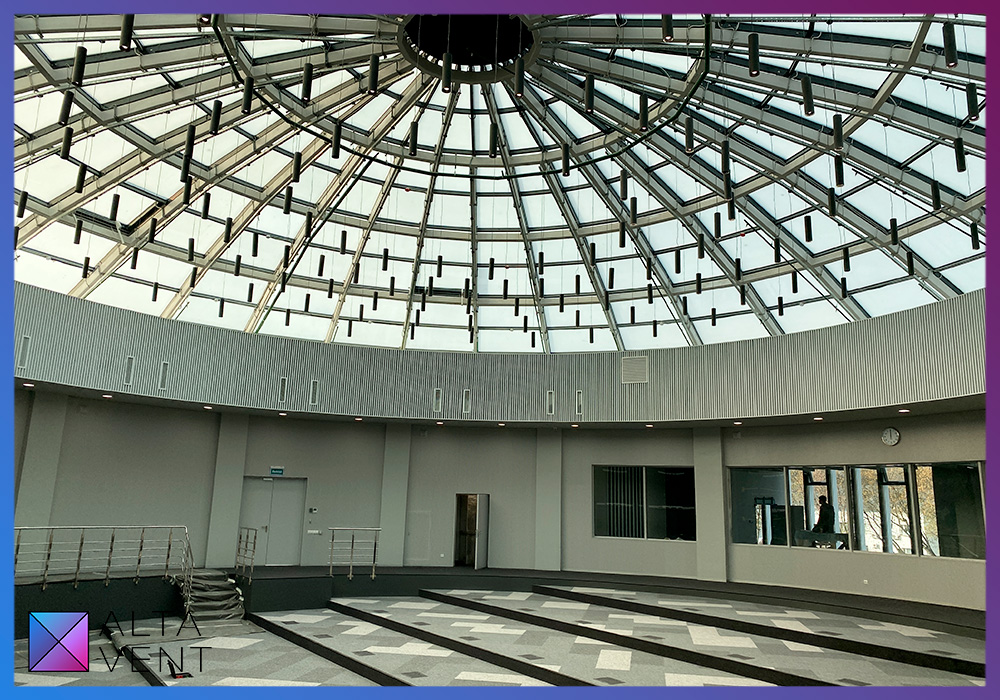Установка приточно-вытяжной вентиляции в здании со стеклянным куполом в Москве