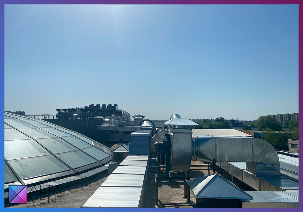Системы приточно-вытяжной вентиляции воздуха с рекуперацией тепла на крыше здания ЦОД в Печатниках
